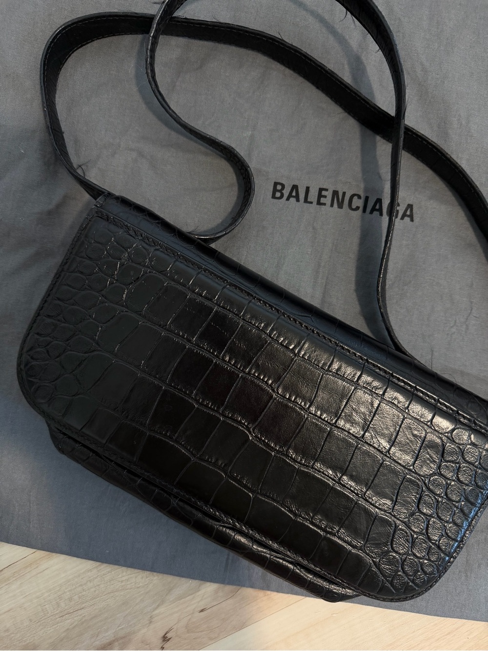 Balenciaga Gossip Small Bag Croc-Embossed - Picture 6 of 6